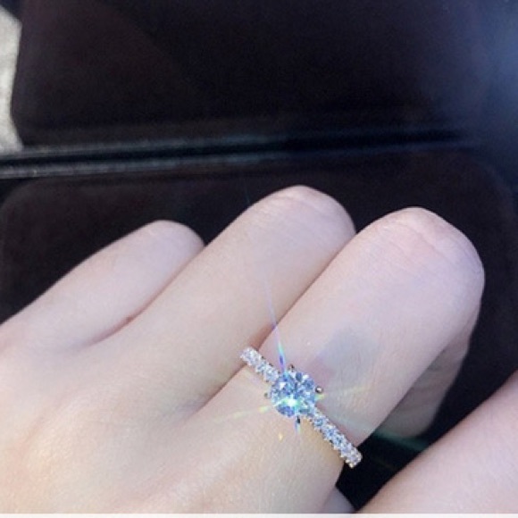 Sparkle and Shine: Elegant Silver Plated Promise Ring with Inlaid Zircons - Picture 2 of 3